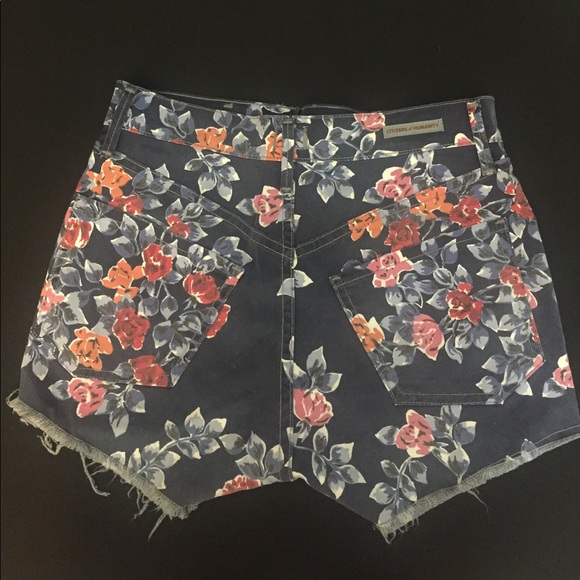 Citizens of Humanity Floral Shorts - Picture 2 of 8